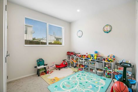 Photo of property in 103e Woodglen Road, Glen Eden, Auckland, 0602