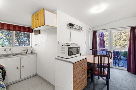 Photo of property in 28 Carrington Street, New Plymouth, 4310