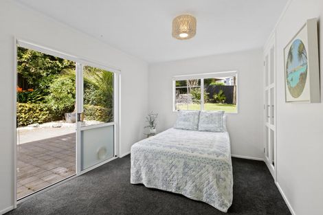 Photo of property in 2/4 Holt Avenue, Torbay, Auckland, 0630