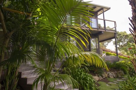 Photo of property in 40 Tutaritari Road, Hahei, Whitianga, 3591