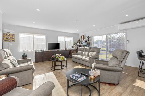 Photo of property in 1/54 Florence Avenue, Orewa, 0931