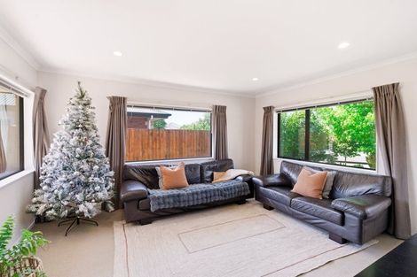 Photo of property in 15 Blowers Place, Halswell, Christchurch, 8025