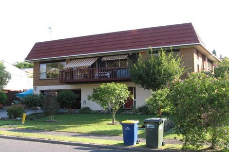 Photo of property in 13 Sandiacre Way, Browns Bay, Auckland, 0630