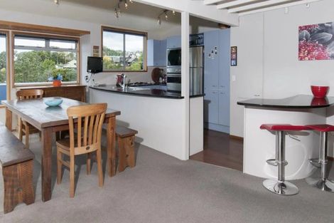 Photo of property in 21a Page Point, Mellons Bay, Auckland, 2014