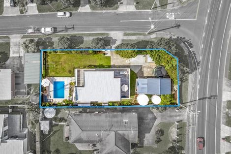 Photo of property in 2 Hardley Avenue, Tindalls Beach, Whangaparaoa, 0930