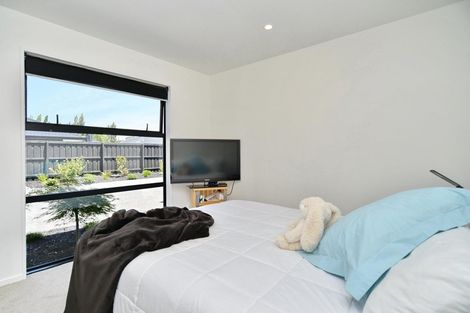 Photo of property in 17 Angus Place, Rangiora, 7400