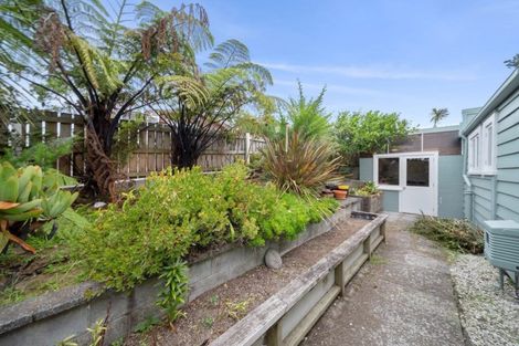 Photo of property in 9 Mayfair Place, Westown, New Plymouth, 4310