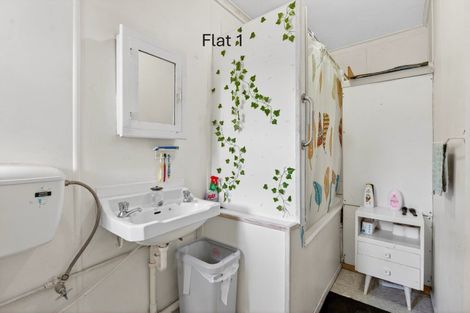 Photo of property in 80 Shakespeare Road, Bluff Hill, Napier, 4110