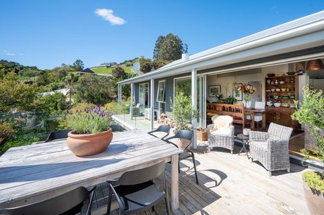 Photo of property in 2 Tirohanga Terrace, Akaroa, 7581