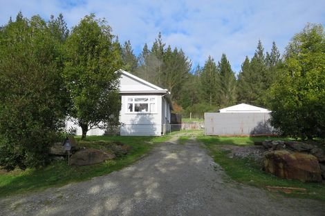 Photo of property in 17 Grey Road, Reefton, 7830