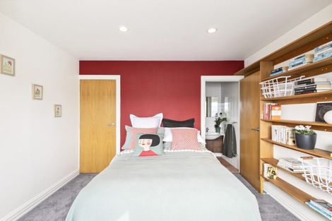 Photo of property in 19 Shannon Street, Mount Victoria, Wellington, 6011