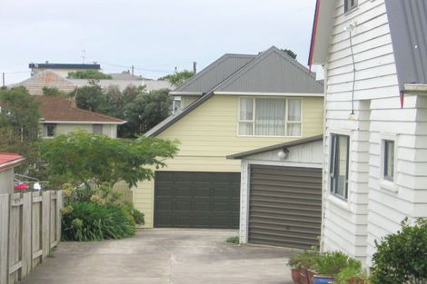 Photo of property in 19a Mexted Terrace, Tawa, Wellington, 5028