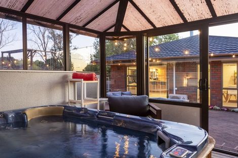 Photo of property in 60 Kaipara Road, Papakura, 2582