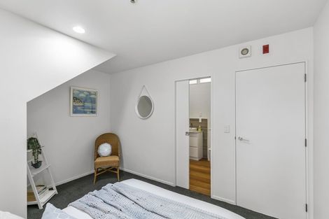 Photo of property in Metro Apartments, 5/220 Thorndon Quay, Pipitea, Wellington, 6011