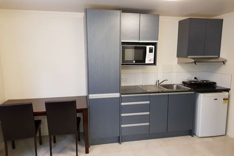 Photo of property in 8d Schnapper Rock Road, Schnapper Rock, Auckland, 0632