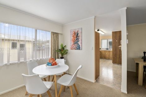 Photo of property in 2 Winslow Place, Levin, 5510