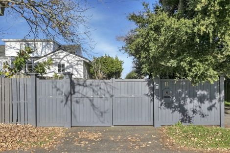 Photo of property in 2/11 Beach Haven Road, Beach Haven, Auckland, 0626