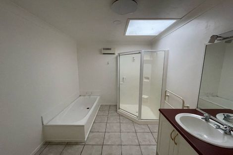 Photo of property in 22 Bearing West Court, Paraparaumu, 5032