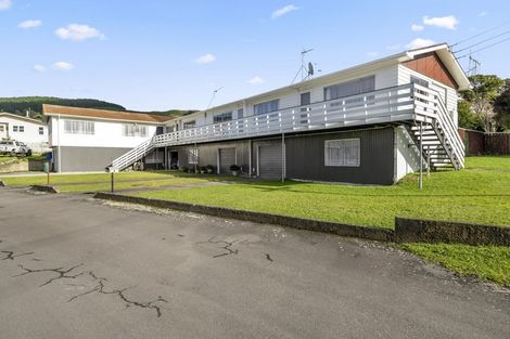 Photo of property in 4/1 Proctor Lane, Tawa, Wellington, 5028