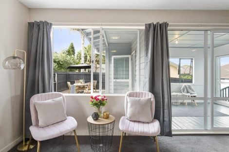 Photo of property in 8a Youngs Road, Papakura, 2110