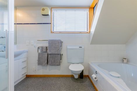 Photo of property in 1 Althorp Place, Avonhead, Christchurch, 8042