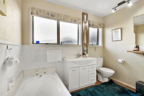 Photo of property in 2/178 Stapleford Crescent, Browns Bay, Auckland, 0630