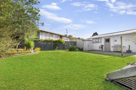 Photo of property in 10 Firle Place, Green Bay, Auckland, 0604