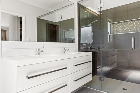 Photo of property in 11 Aoraki Road, Poraiti, Napier, 4112