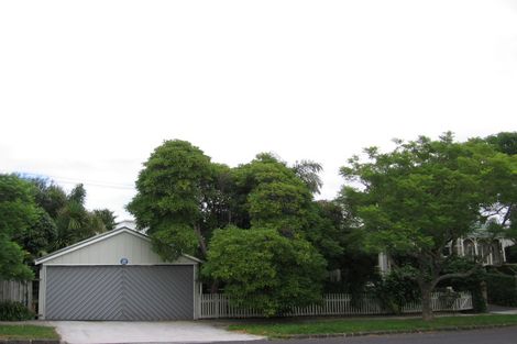Photo of property in 17 Royal Terrace, Sandringham, Auckland, 1025