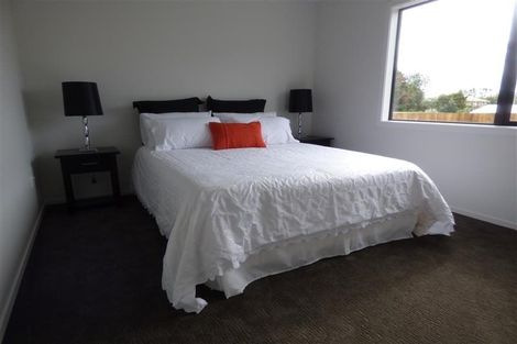 Photo of property in 88a Pioneer Road, Moturoa, New Plymouth, 4310