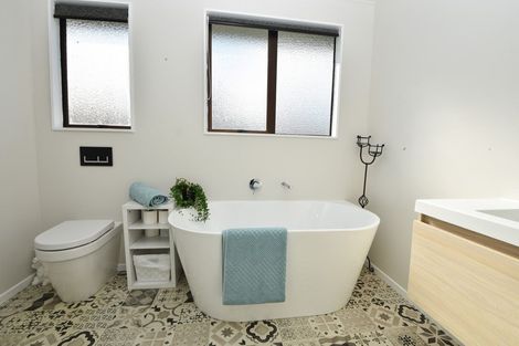 Photo of property in 13 Lincoln Road, Carterton, 5713