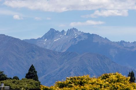 Photo of property in 9 Meadowbrook Place, Wanaka, 9305