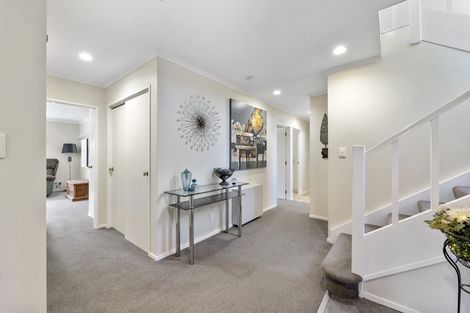 Photo of property in 16 Fraser Court, Roslyn, Palmerston North, 4414