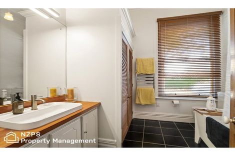 Photo of property in 44 Glendevon Place, Vauxhall, Dunedin, 9013