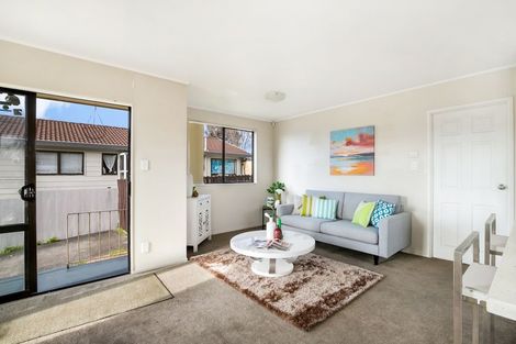Photo of property in 2/1 Rebecca Rise, Weymouth, Auckland, 2103