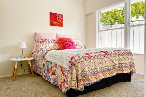 Photo of property in 2/53 Richards Avenue, Forrest Hill, Auckland, 0620