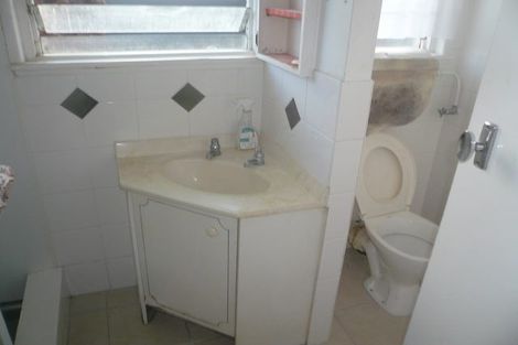 Photo of property in 17 Kelston Street, New Lynn, Auckland, 0600