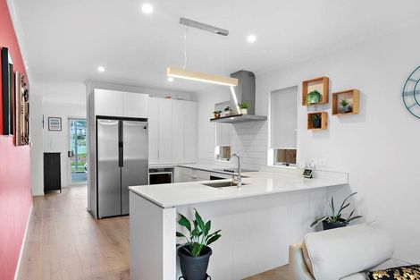 Photo of property in 16 Gilbert Hall Way, Swanson, Auckland, 0614