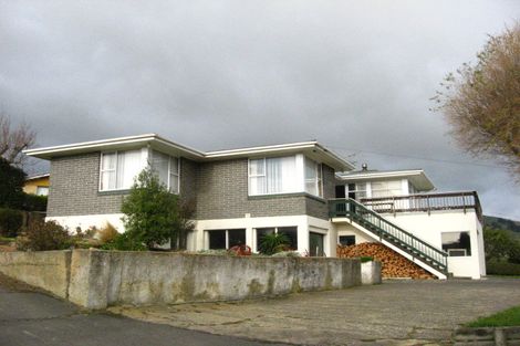 Photo of property in 19 Bayne Terrace, Macandrew Bay, Dunedin, 9014