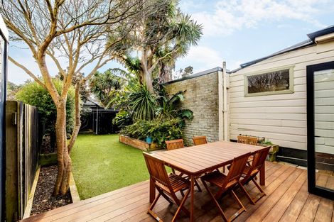 Photo of property in 104 Britomart Street, Berhampore, Wellington, 6023