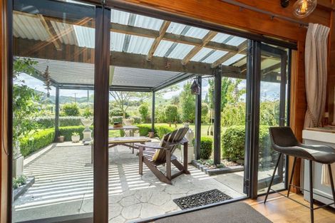 Photo of property in 72 Township Road, Kumeroa, Woodville, 4997