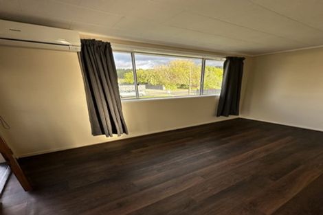 Photo of property in 10 Ponderosa Grove, Maoribank, Upper Hutt, 5018