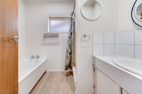 Photo of property in 20 Sunnypark Avenue, Rosehill, Papakura, 2113