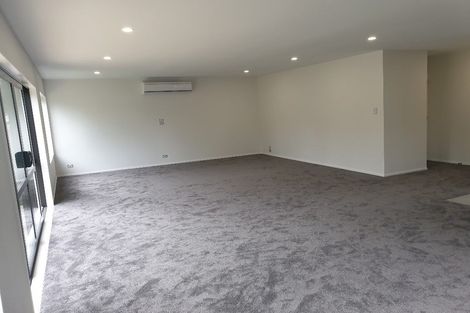 Photo of property in 18a Riverpark Crescent, Henderson, Auckland, 0610