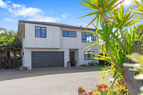 Photo of property in 10a Hayley Grove, Papamoa Beach, Papamoa, 3118