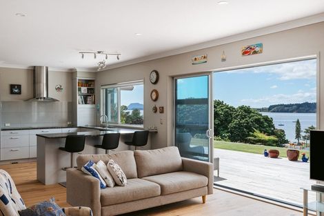 Photo of property in 109 Harbour View Road, Omokoroa, 3114