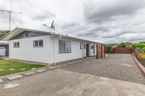 Photo of property in 13 Morgan Crescent, Levin, 5510