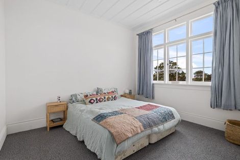 Photo of property in 204 Cape Rodney Road, Leigh, 0985