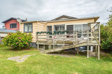 Photo of property in 16 Aotea Street, Castlecliff, Whanganui, 4501