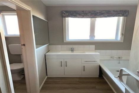 Photo of property in 147 Yaldhurst Road, Sockburn, Christchurch, 8042